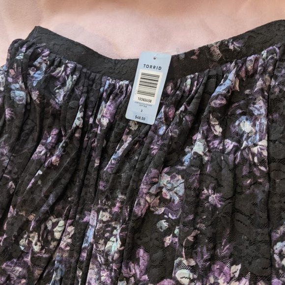 Torrid NEW Flirty Lace Floral Skater Skirt 3X - Picture 4 of 8